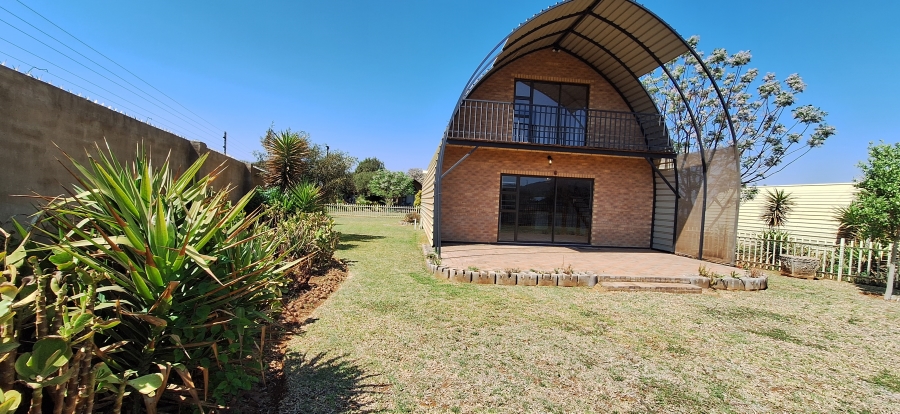 To Let 4 Bedroom Property for Rent in Syferfontein North West